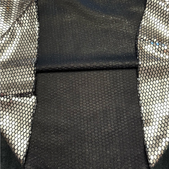 Shiny, sensual chemise - Picture 6 of 8